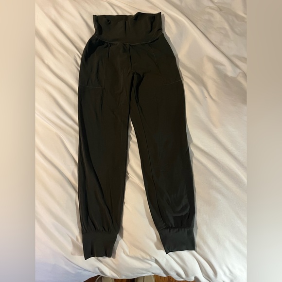 Lulu Army Green Joggers - Picture 1 of 1